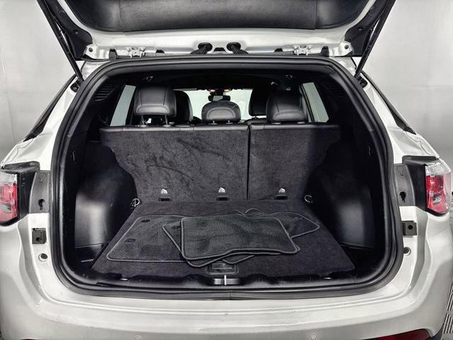 Used 2025 Jeep Compass Limited image 32