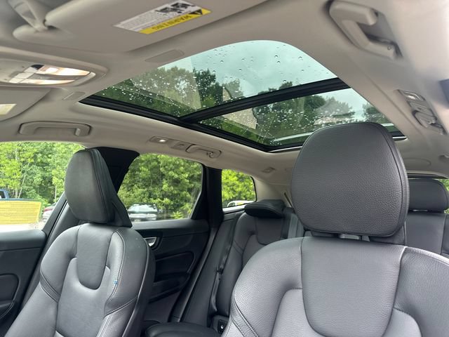 Used 2024 Volvo XC60 B5 Plus w/ Protection Package Premier AWD/4WD image 30