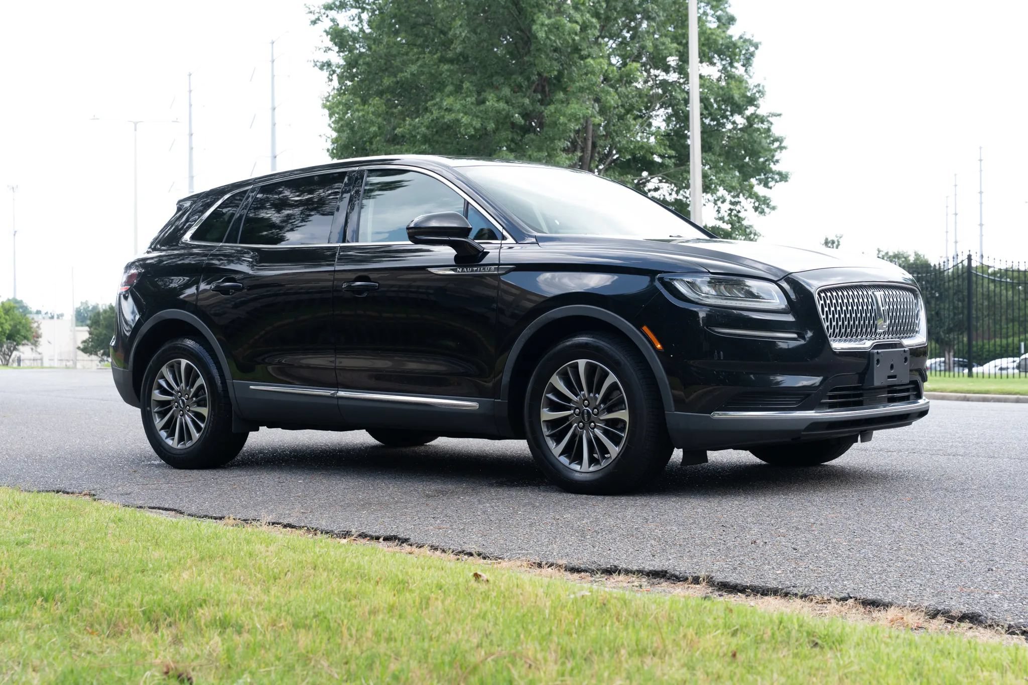Used 2021 Lincoln Nautilus Reserve FWD image 4