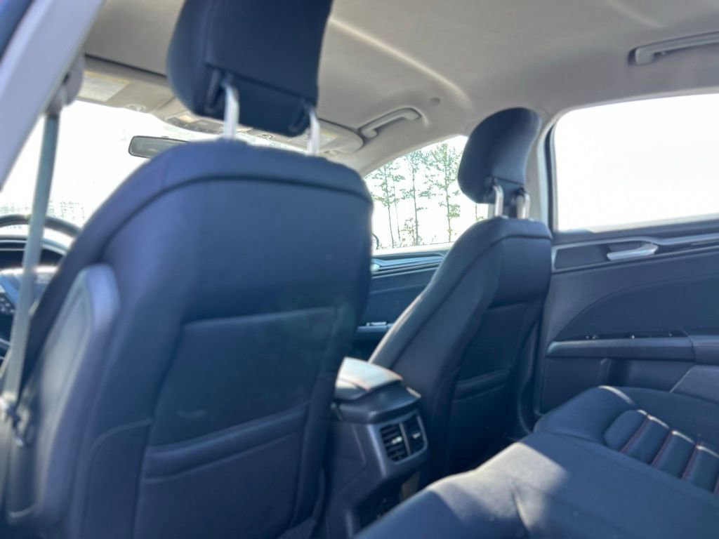 Used 2014 Ford Fusion SE w/ Equipment Group 501A image 17