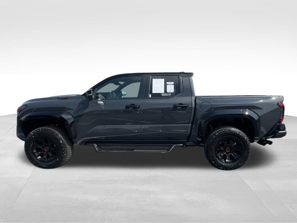 Used 2025 Toyota Tacoma TRD Pro AWD/4WD image 5