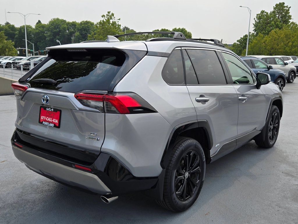Used 2024 Toyota RAV4 SE w/ Convenience Package AWD/4WD image 3