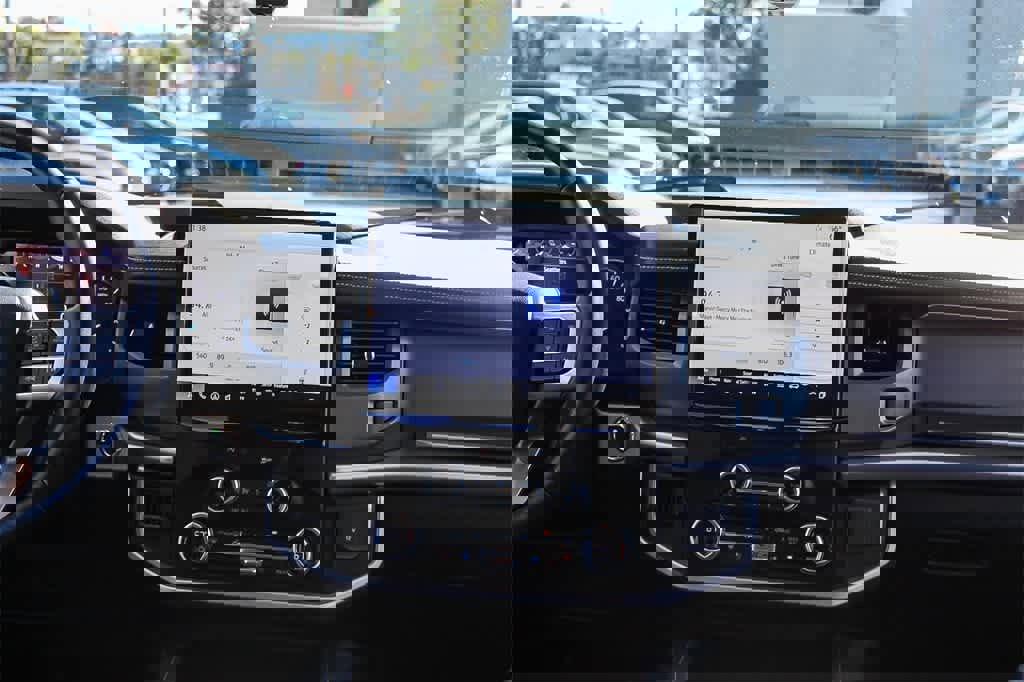 Used 2024 Ford Expedition XLT image 18