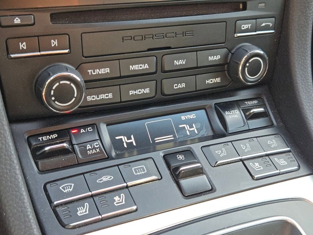 Used 2019 Porsche 911 Carrera S image 30