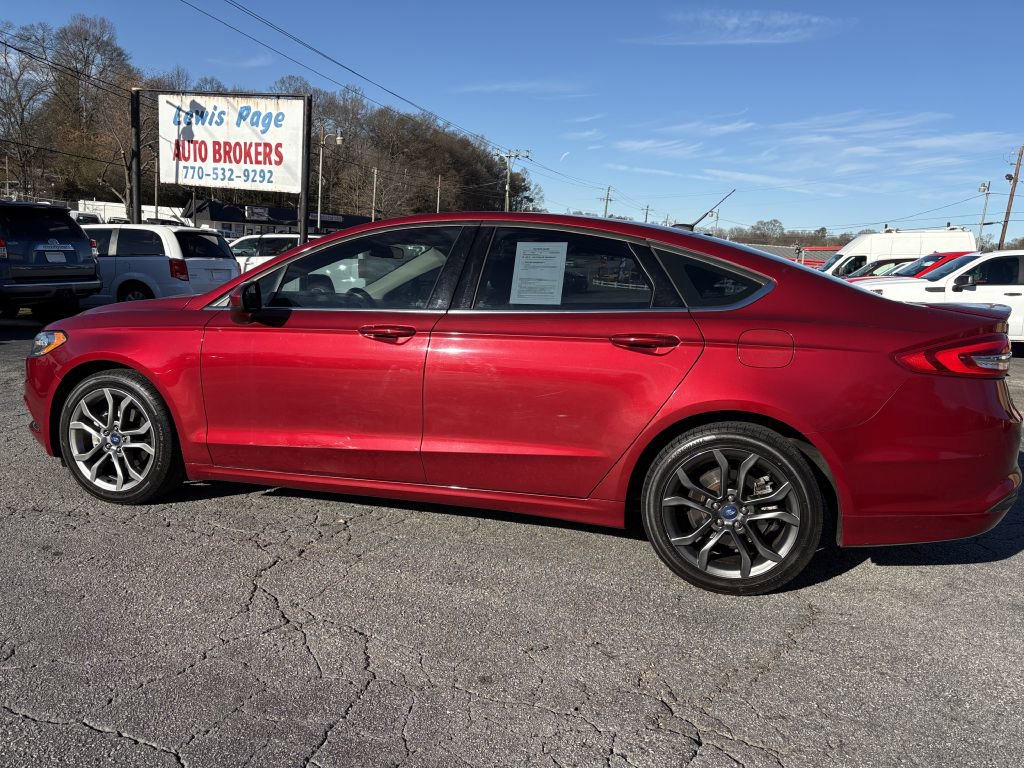 Used 2018 Ford Fusion SE w/ Equipment Group 201A image 2