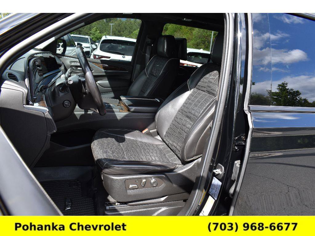 Used 2021 Cadillac Escalade ESV Sport Platinum w/ LPO, ONYX Package AWD/4WD image 28