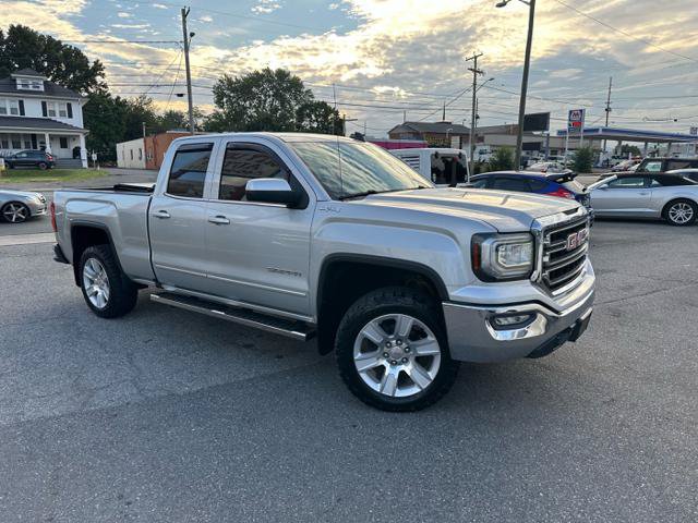 Used 2018 GMC Sierra 1500 SLE w/ SLE Value Package AWD/4WD image 2