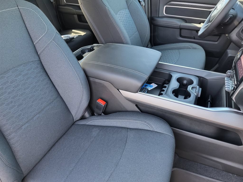 New 2026 RAM 2500 Big Horn AWD/4WD image 12