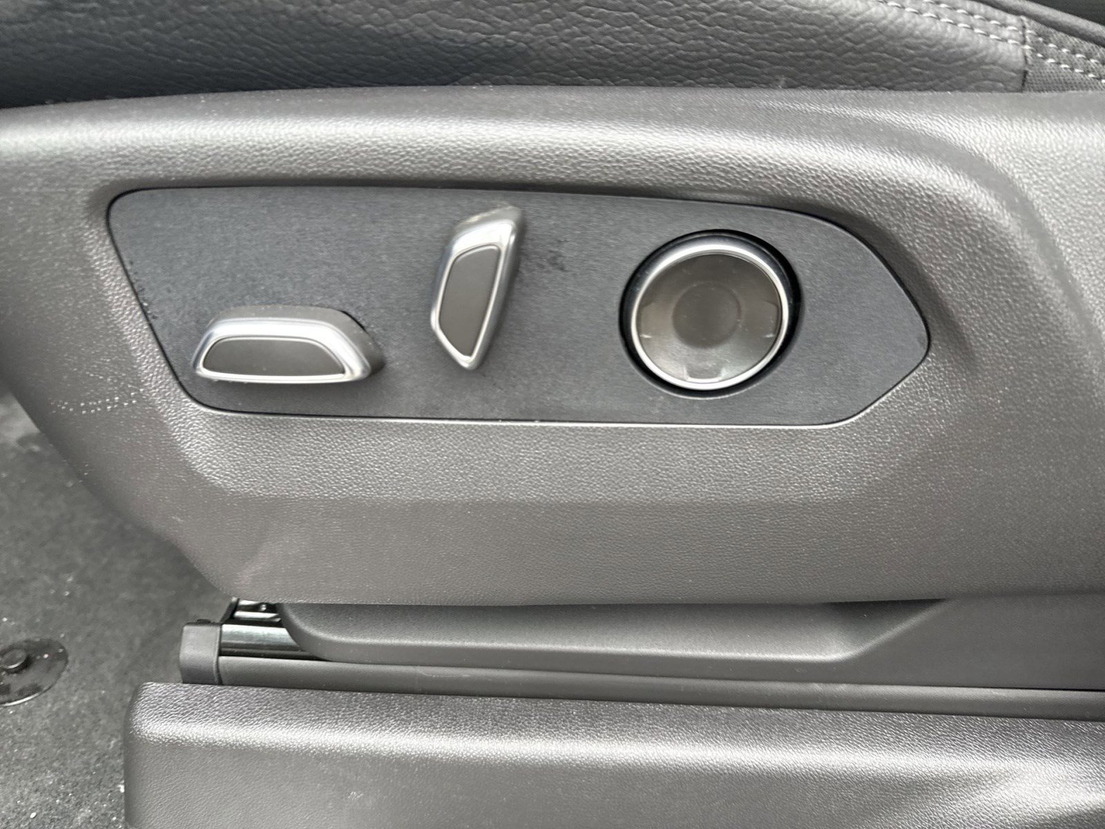 New 2026 GMC Sierra 3500 Denali w/ Denali Reserve Package image 11