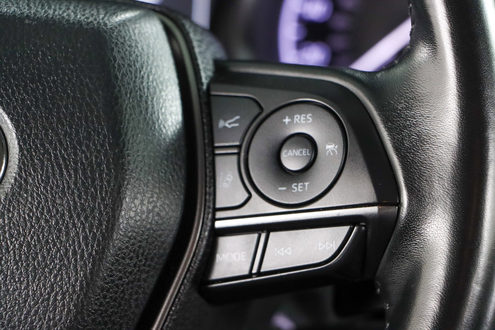 Used 2024 Toyota Camry SE image 14