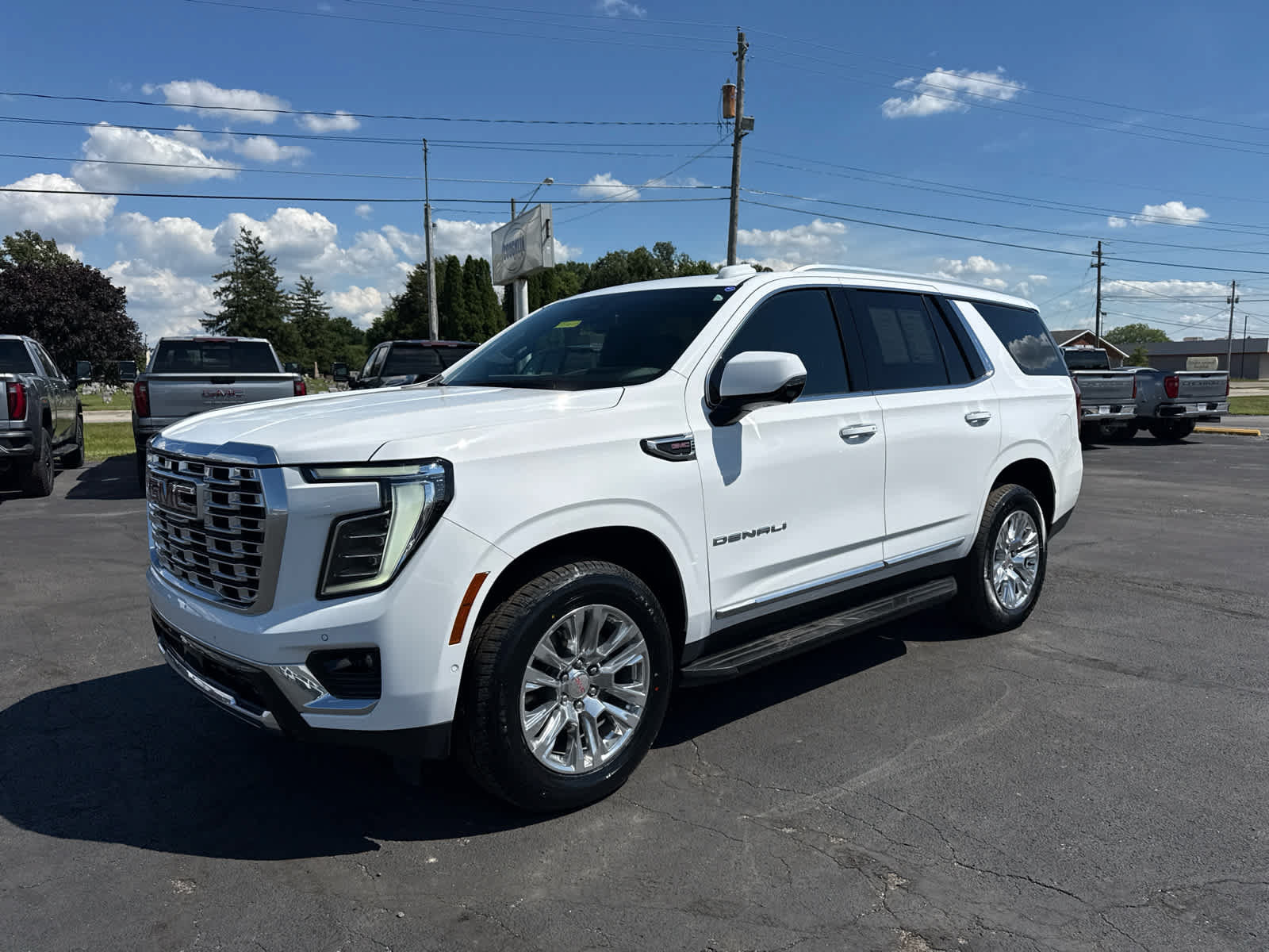 Certified 2025 GMC Yukon Denali AWD/4WD image 1