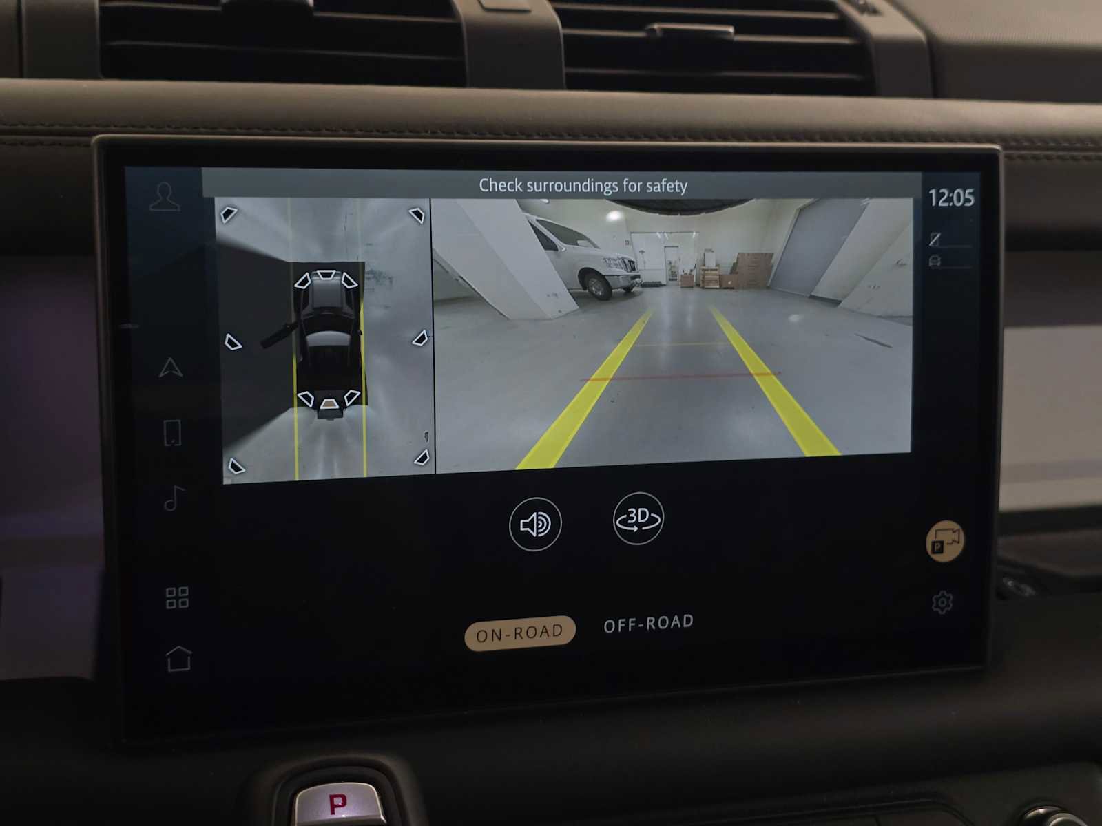 Used 2025 Land Rover Defender 90 X-Dynamic SE image 26