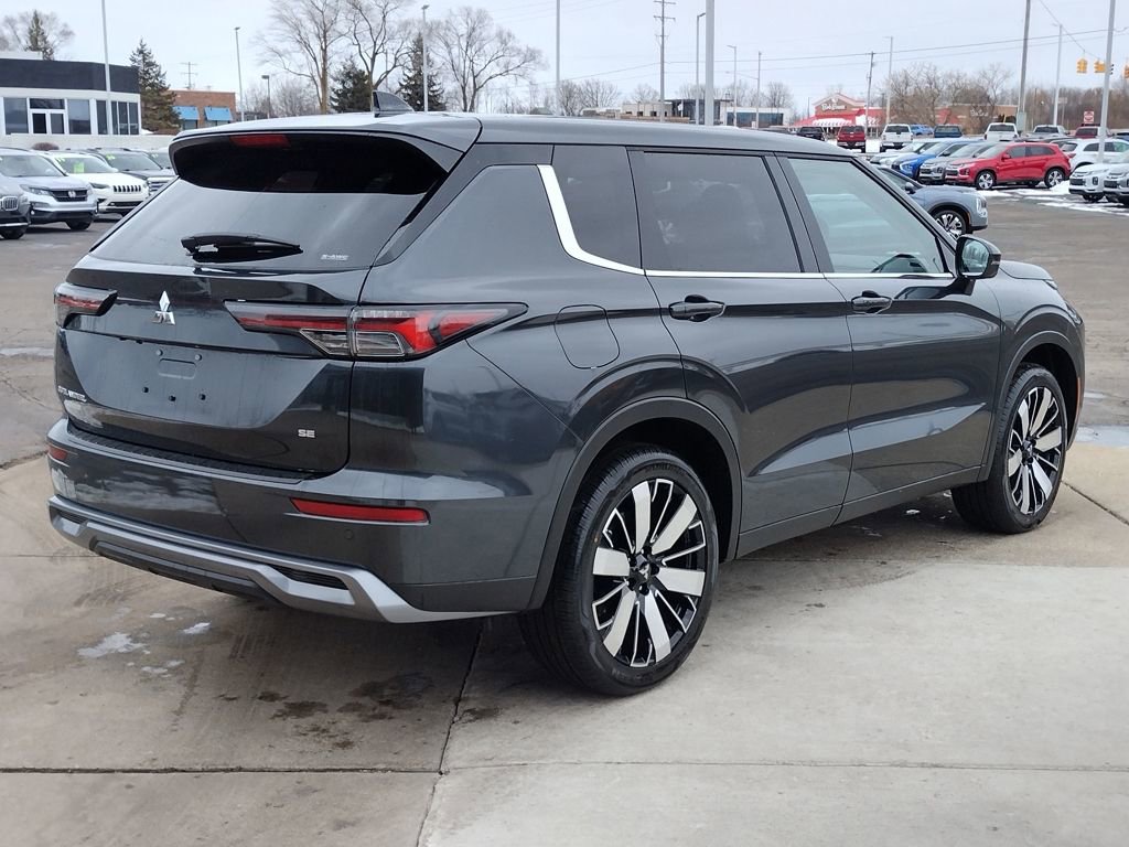 New 2026 Mitsubishi Outlander SE image 16