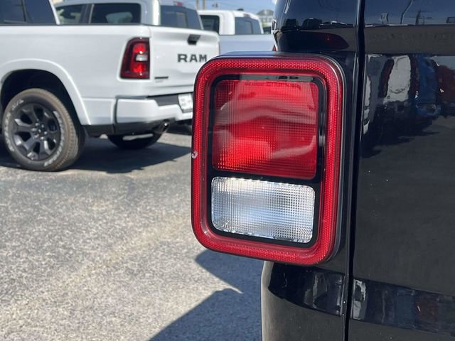 Used 2023 Jeep Gladiator Overland image 10
