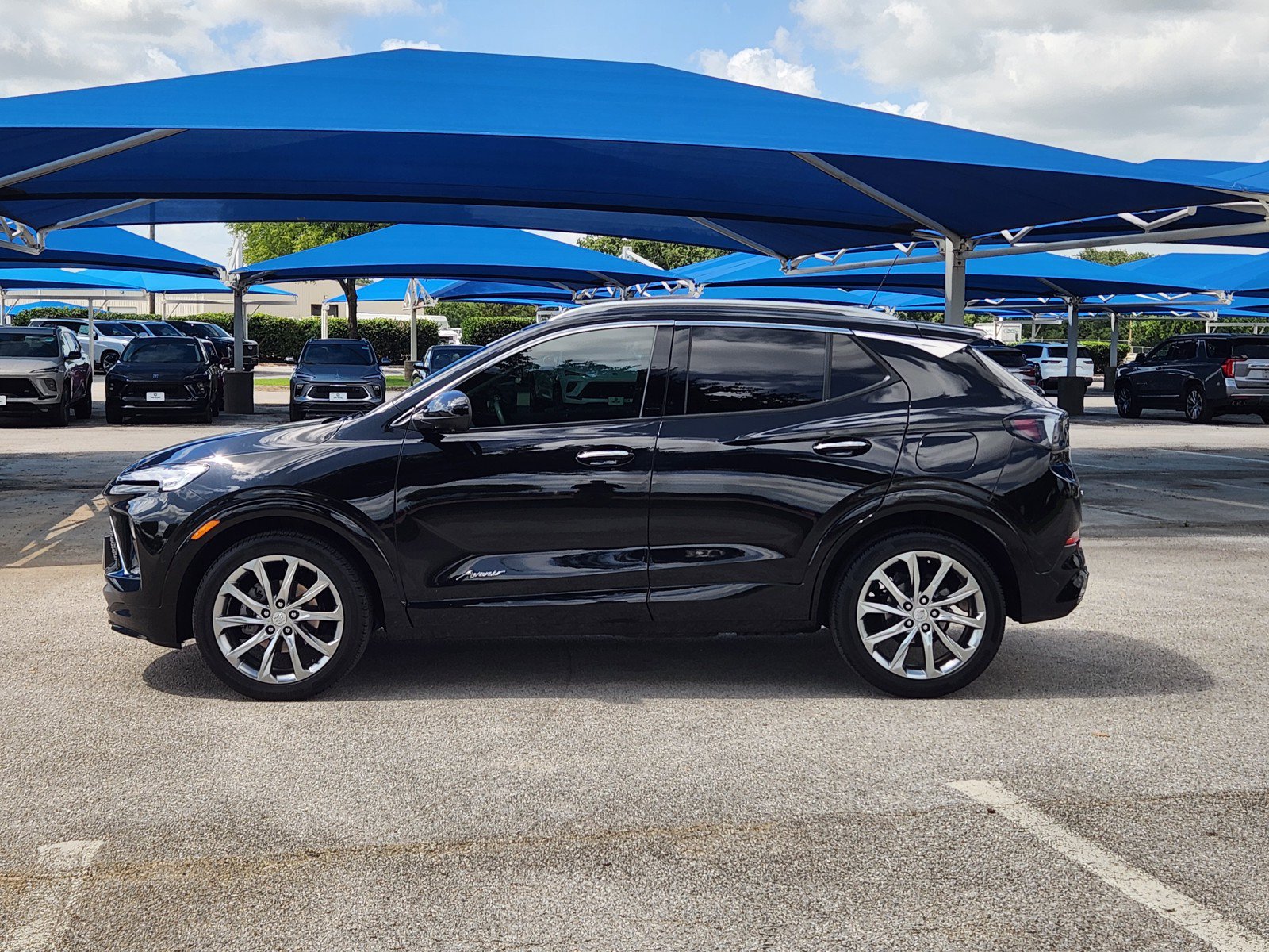 Used 2024 Buick Encore GX Avenir w/ Avenir Technology Package FWD image 3