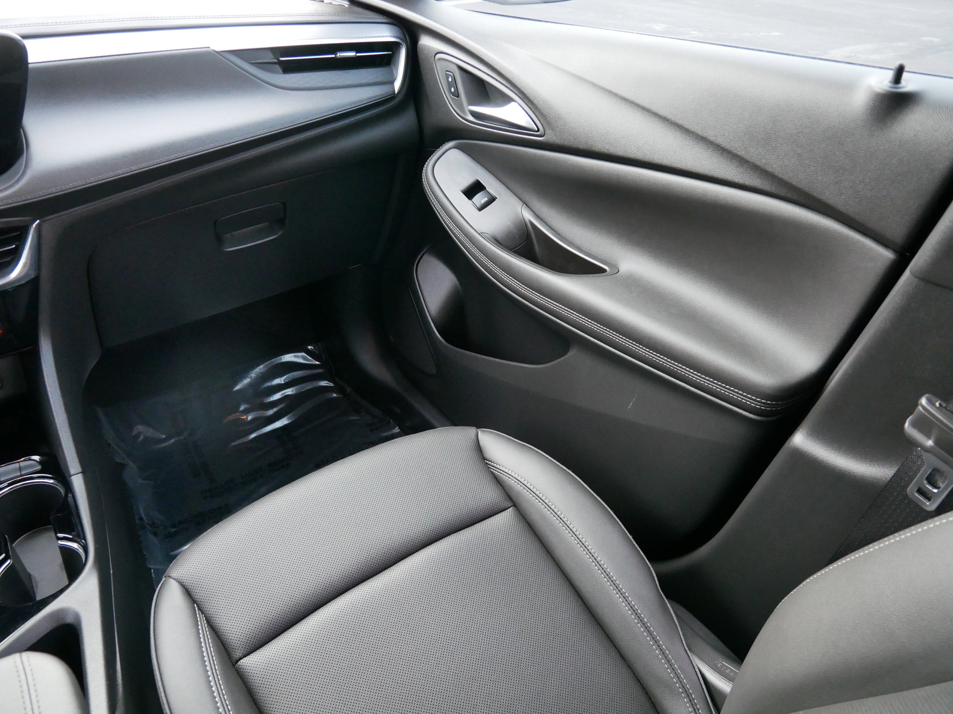 Used 2024 Buick Encore GX Sport Touring image 11