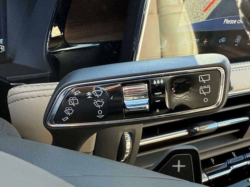 Used 2023 Lincoln Corsair Reserve w/ Towing Package image 27