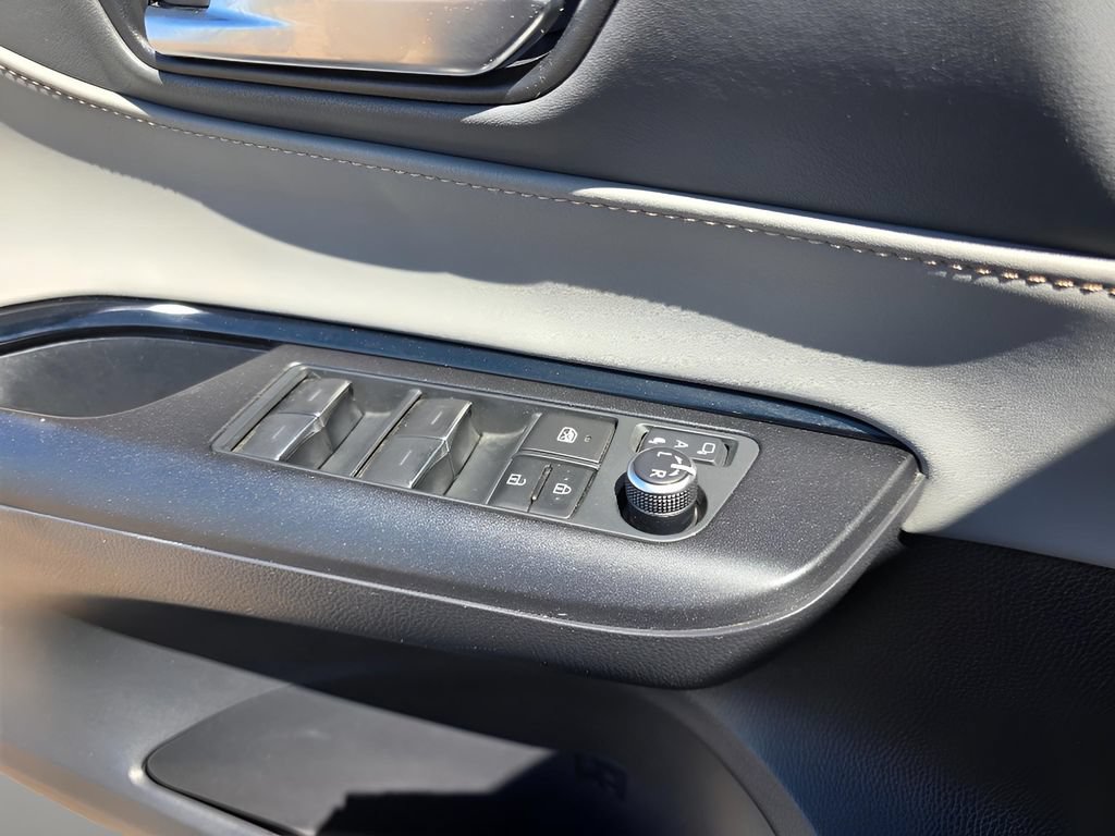 Used 2021 Toyota Venza LE w/ Carpet Mat Package (TMS) AWD/4WD image 15