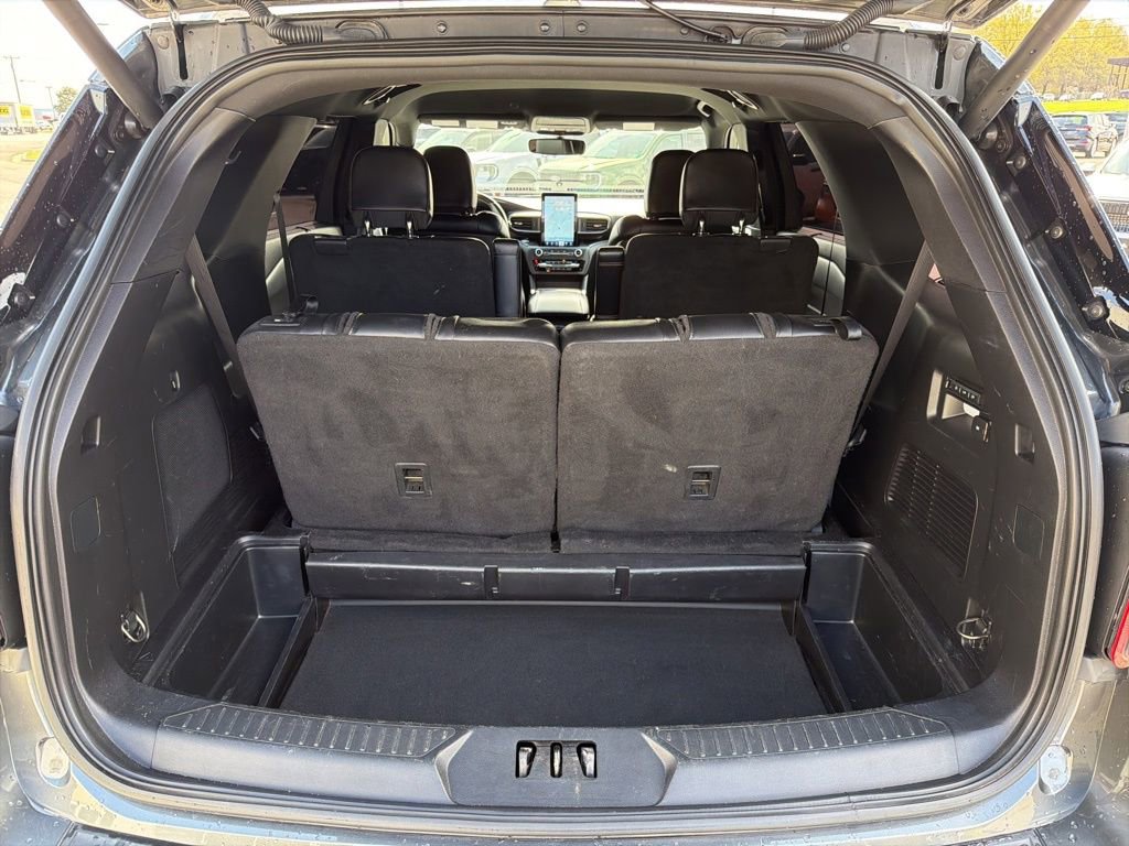 Used 2020 Ford Explorer ST w/ Premium Technology Package image 17