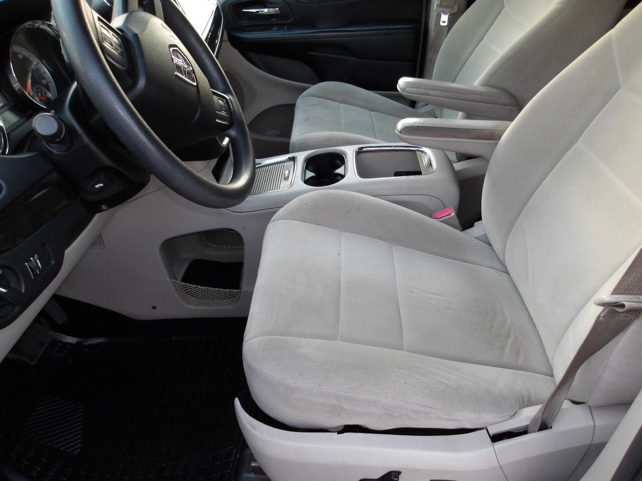 Used 2013 Dodge Grand Caravan SXT w/ Entertainment Group 1 image 7