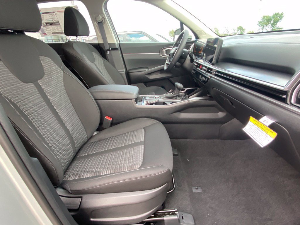 New 2026 Kia Sorento LX FWD image 25