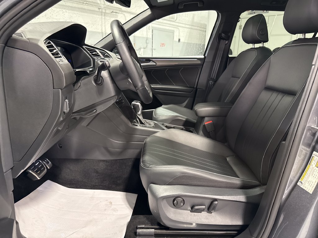 Used 2024 Volkswagen Tiguan SE R-Line FWD image 27