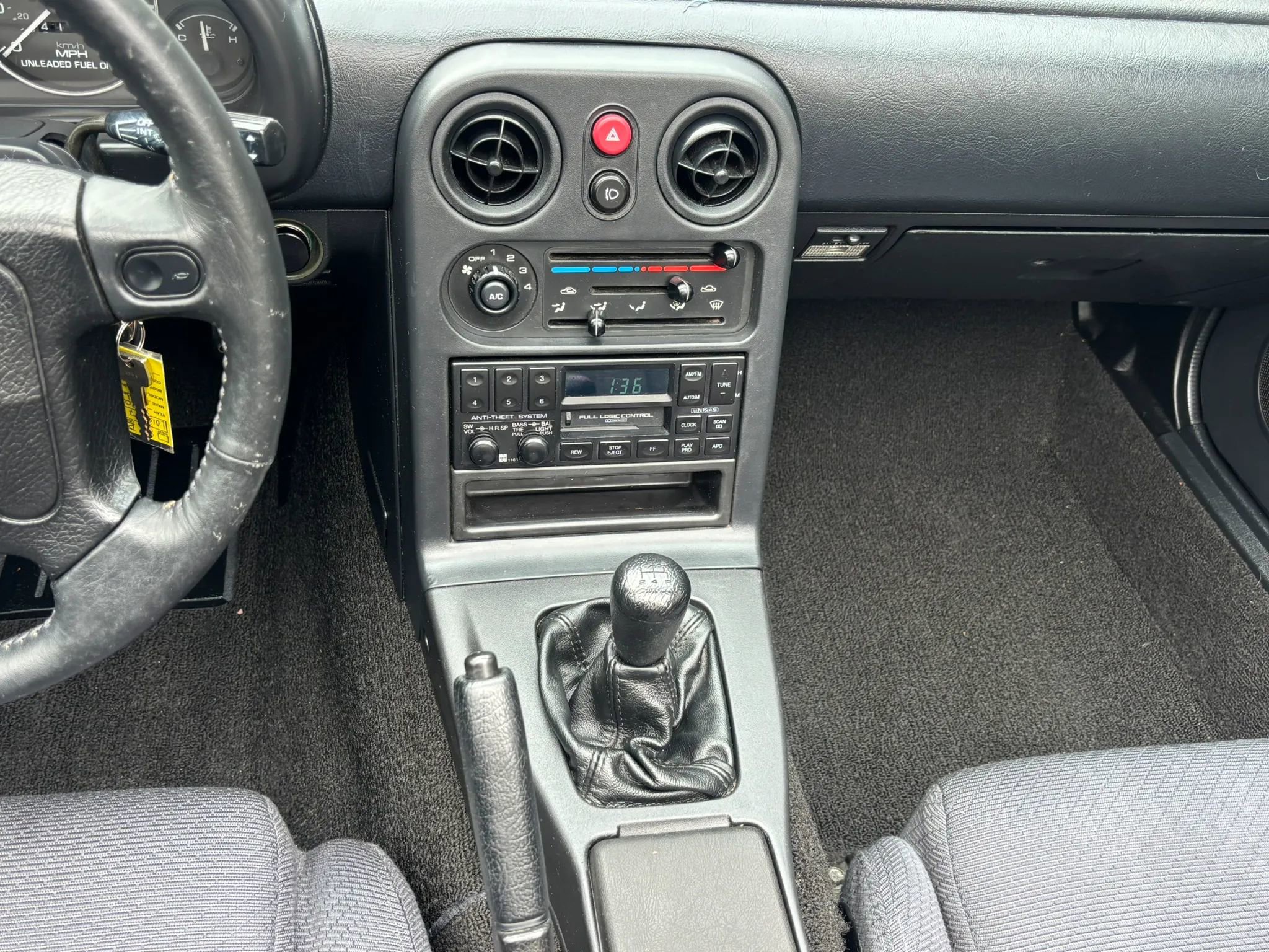 Used 1990 MAZDA MX-5 Miata RWD image 35