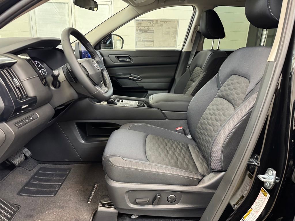 New 2026 Nissan Pathfinder SV image 11