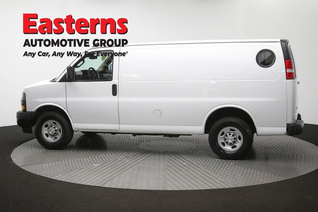 Used 2021 Chevrolet Express 3500 w/ Driver Convenience Package RWD image 57