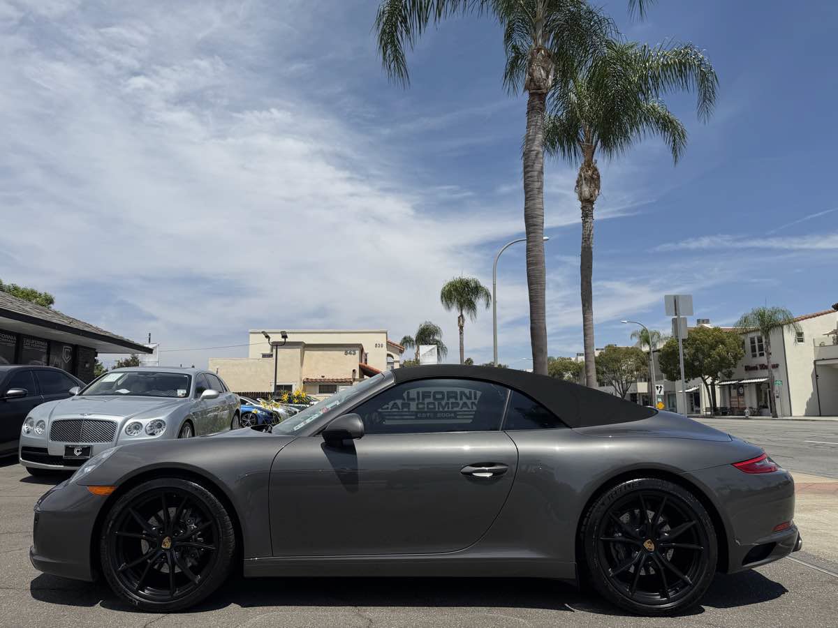 Used 2019 Porsche 911 Carrera RWD image 4
