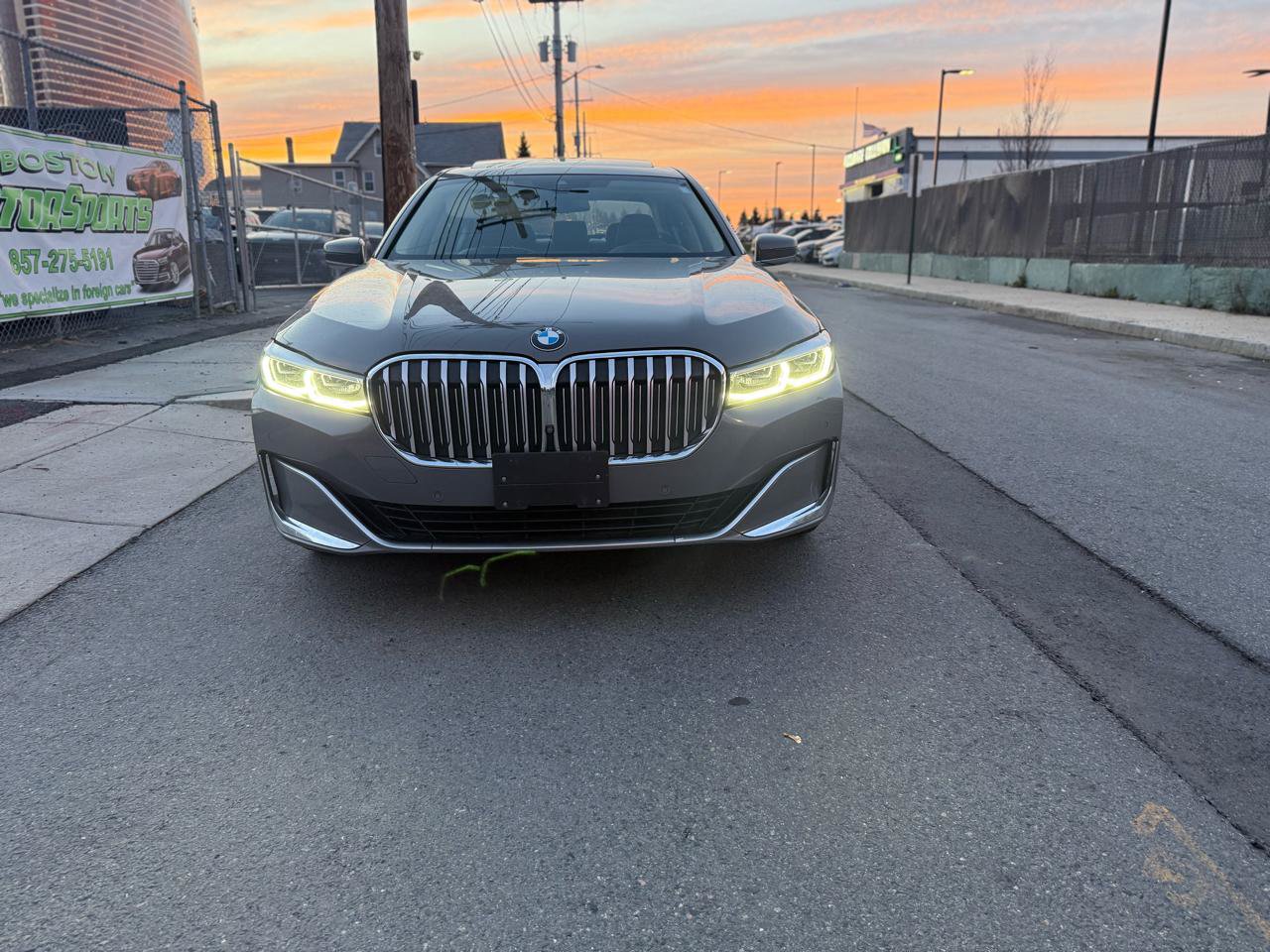 Used 2022 BMW 740i xDrive w/ Premium Package AWD/4WD image 4