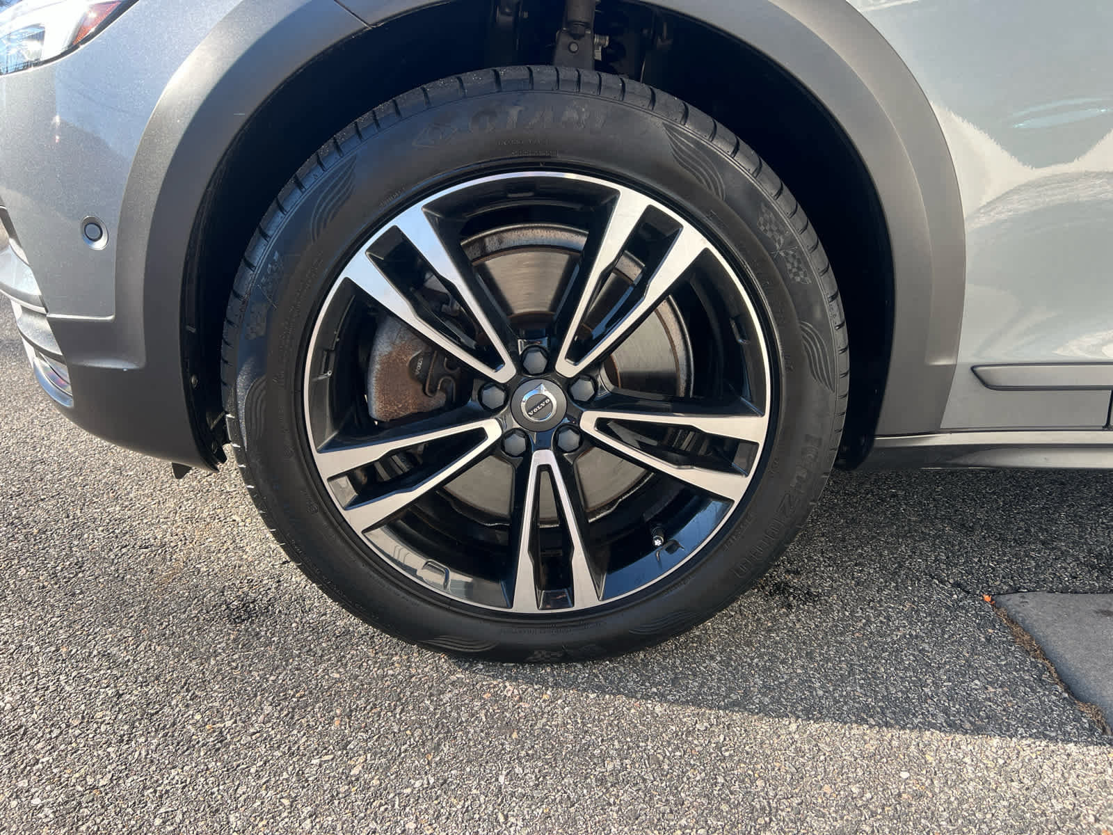 Used 2018 Volvo V90 T5 Cross Country w/ Convenience Package image 6