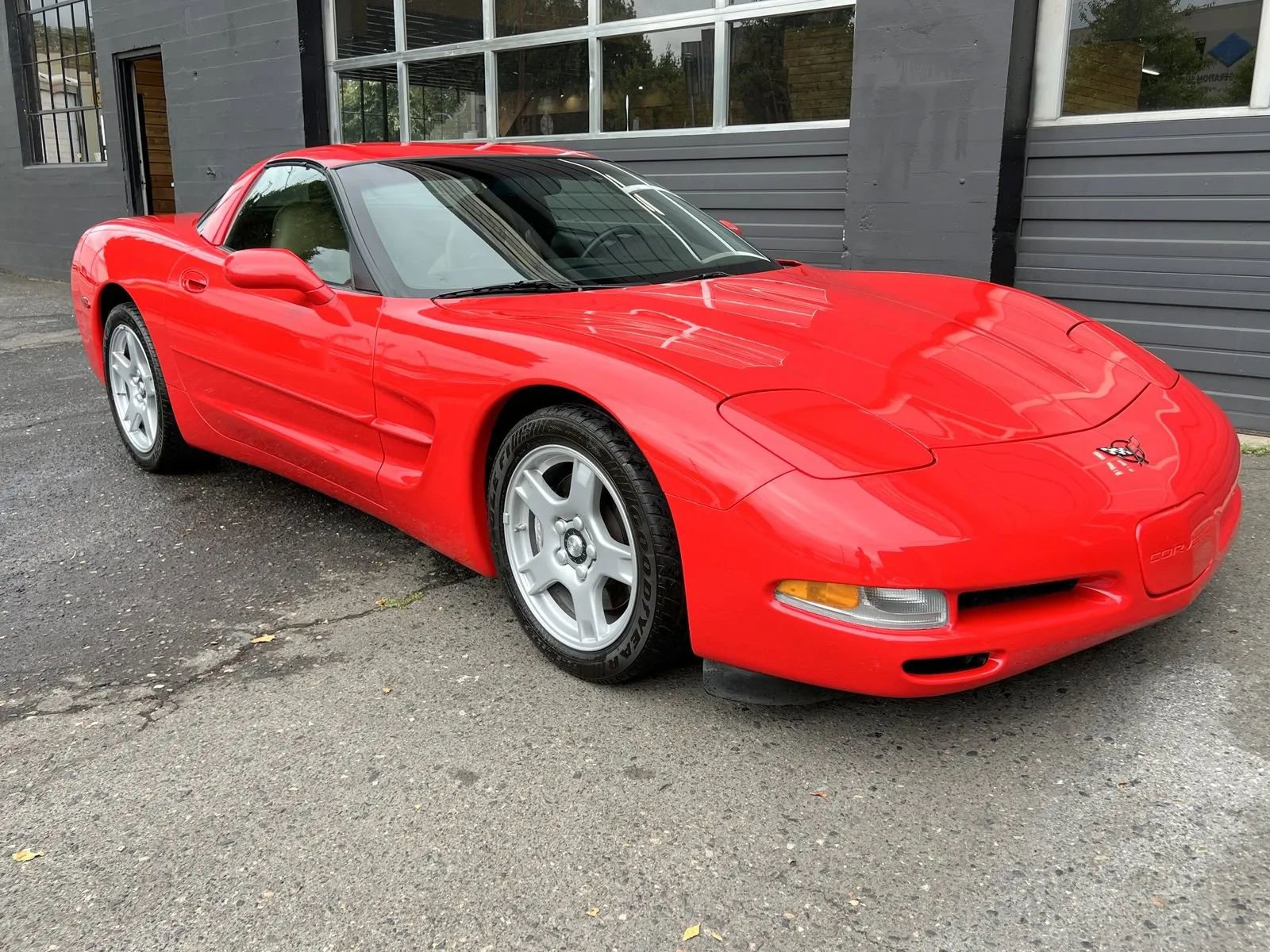 Used 1999 Chevrolet Corvette Coupe w/ Roof Pkg image 9