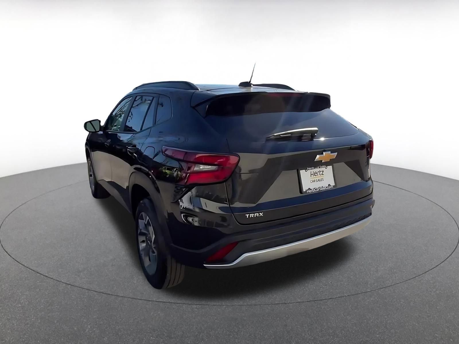 Used 2025 Chevrolet Trax LT image 11