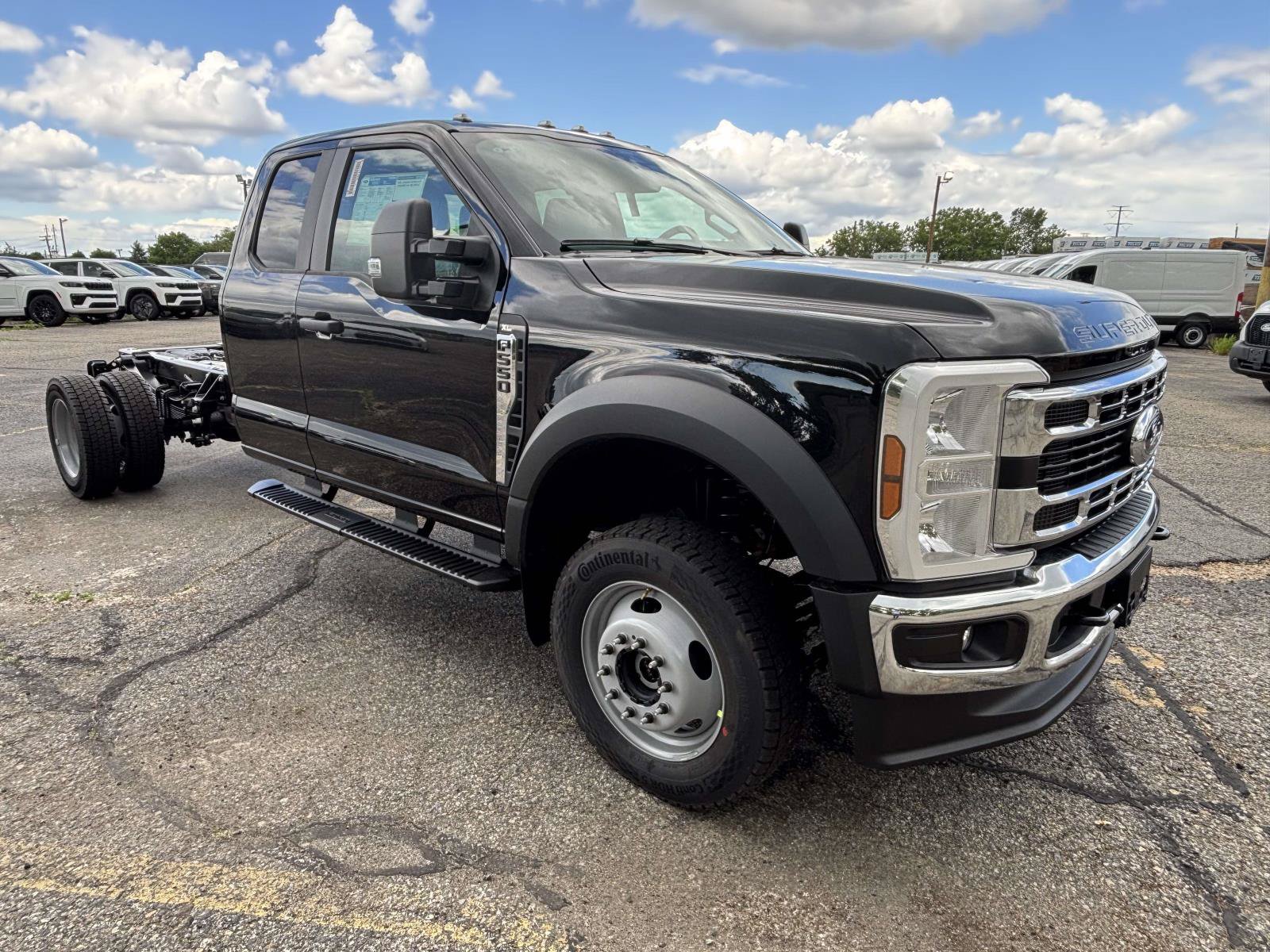 New 2026 Ford F550 4x4 Supercab Super Duty image 3