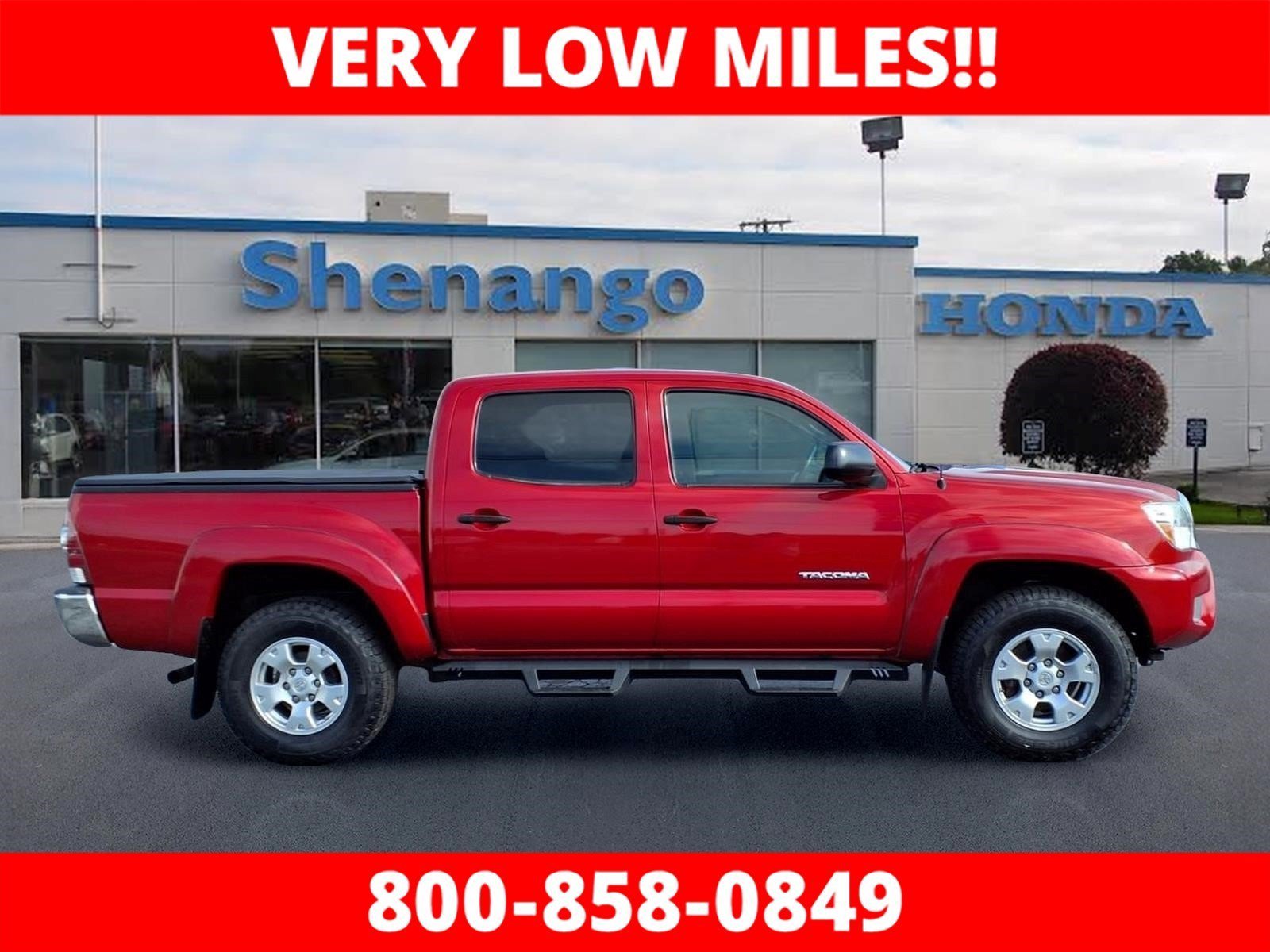 Used 2014 Toyota Tacoma 4x4 Double Cab w/ SR5 Package image 2