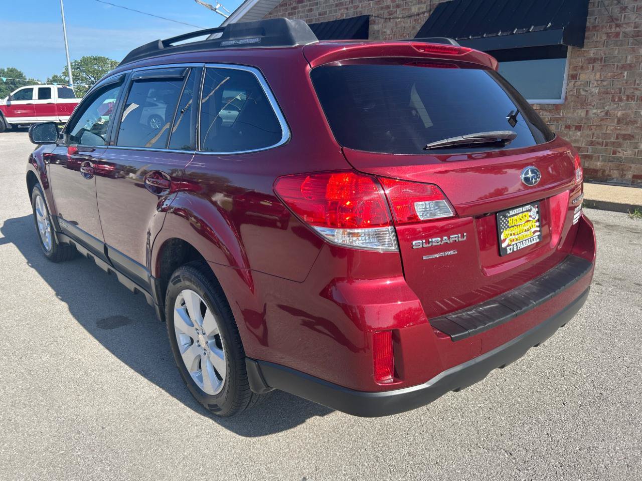 Used 2011 Subaru Outback 2.5i Premium AWD/4WD image 9