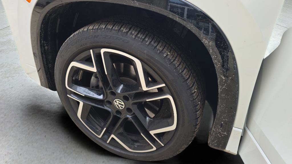 Used 2025 Volkswagen Tiguan SEL R-Line AWD/4WD image 11