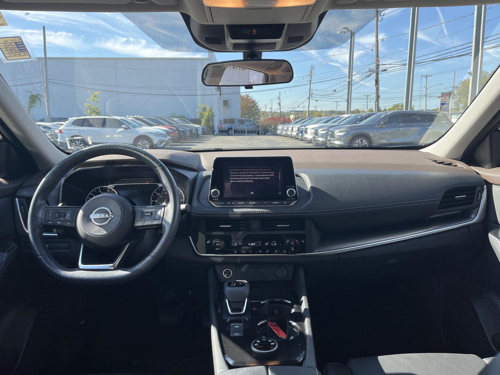 Used 2023 Nissan Rogue SV w/ SV Premium B Package image 13