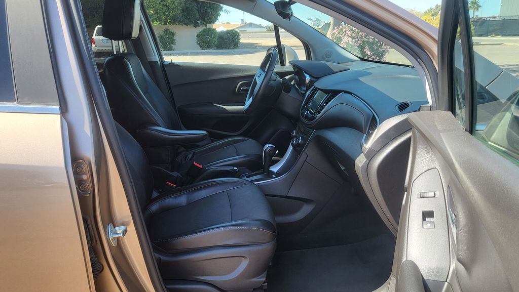 Used 2018 Chevrolet Trax LT w/ Driver Confidence Package image 17