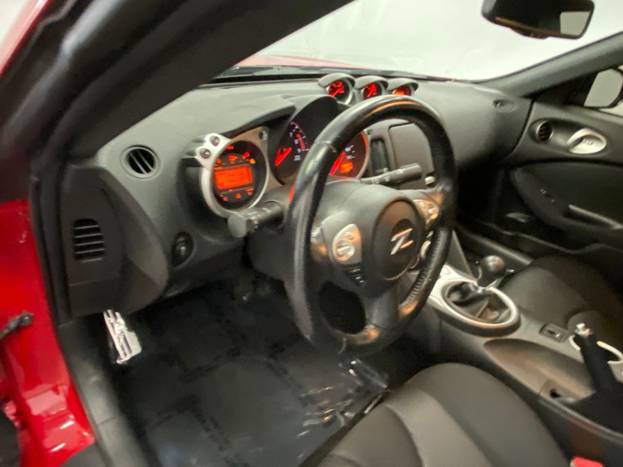 Used 2020 Nissan 370Z Coupe RWD image 34