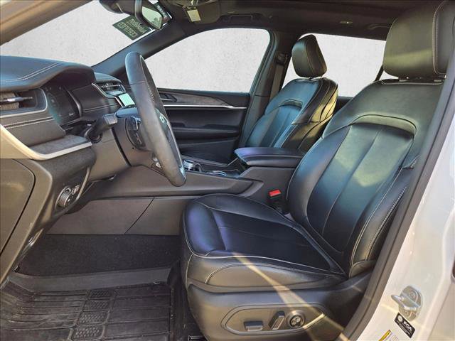 Used 2024 Jeep Grand Cherokee L Limited image 15