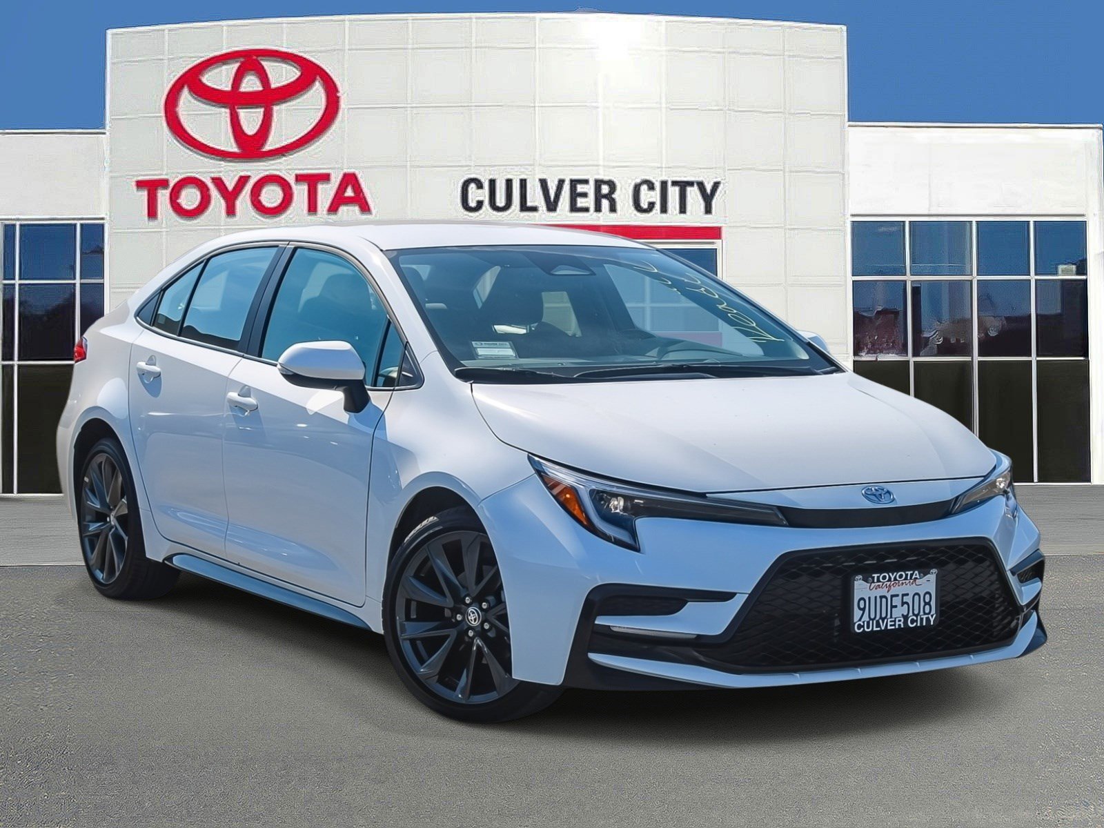 Used 2025 Toyota Corolla SE w/ Convenience Package