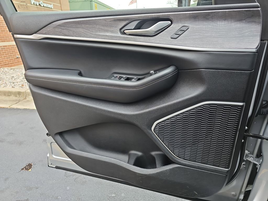 Certified 2021 Jeep Grand Cherokee L Limited image 29