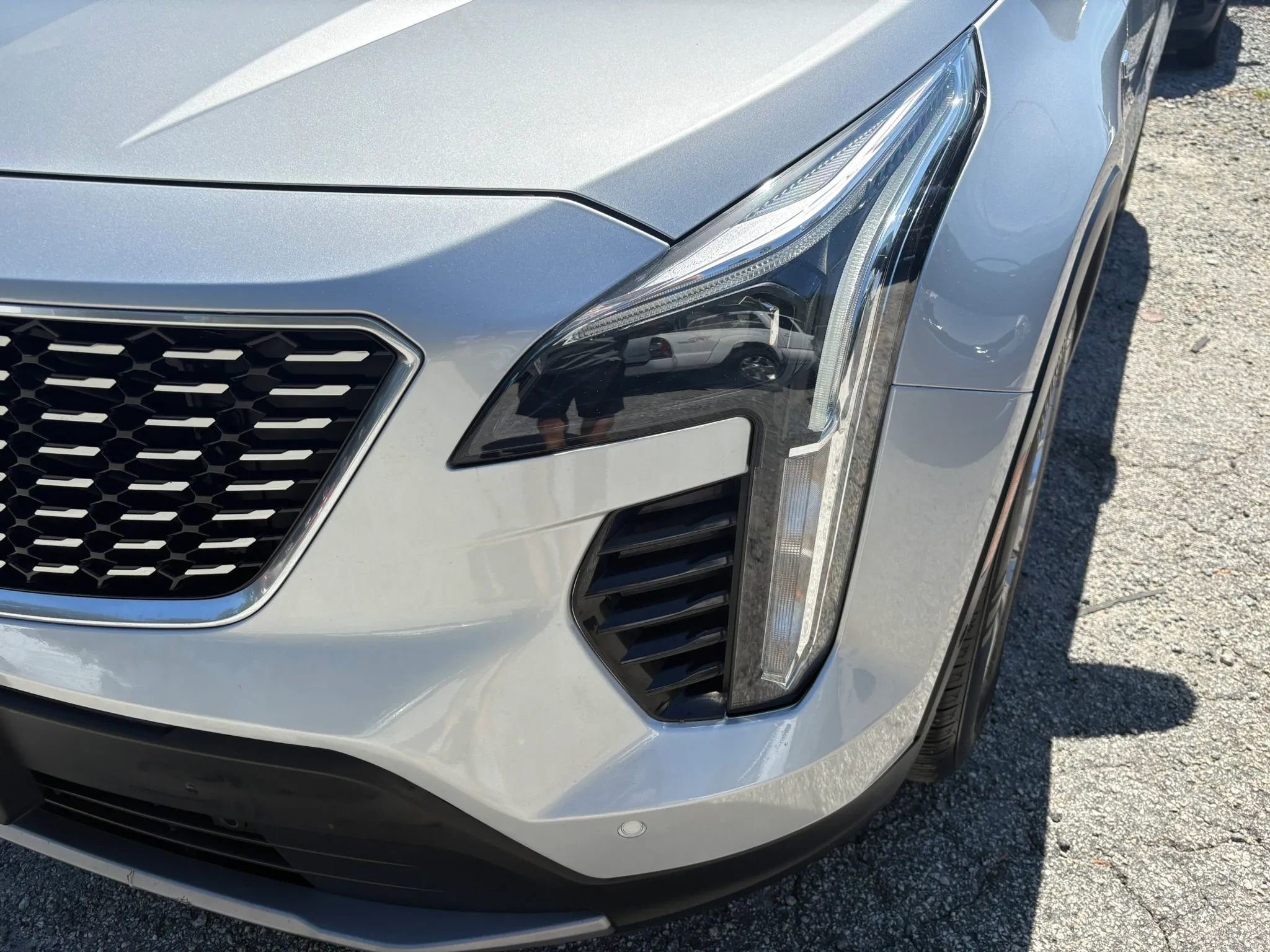 Used 2019 Cadillac XT4 Premium Luxury w/ Enhanced Visibility Package FWD image 11