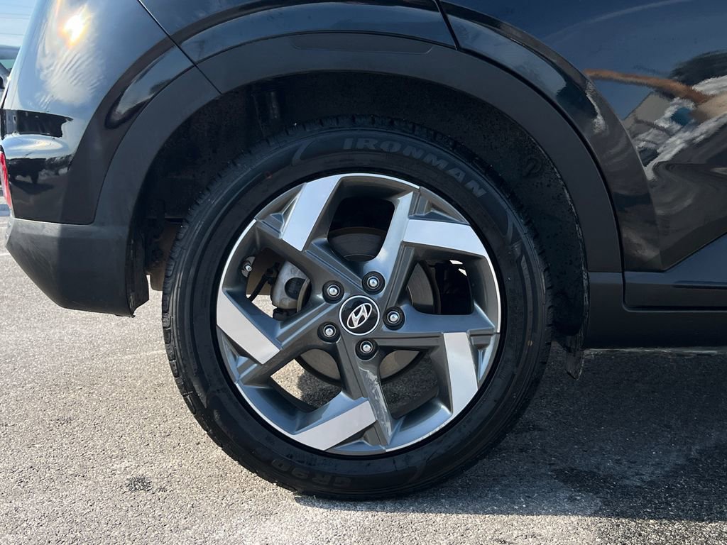 Used 2023 Hyundai Venue SEL image 8