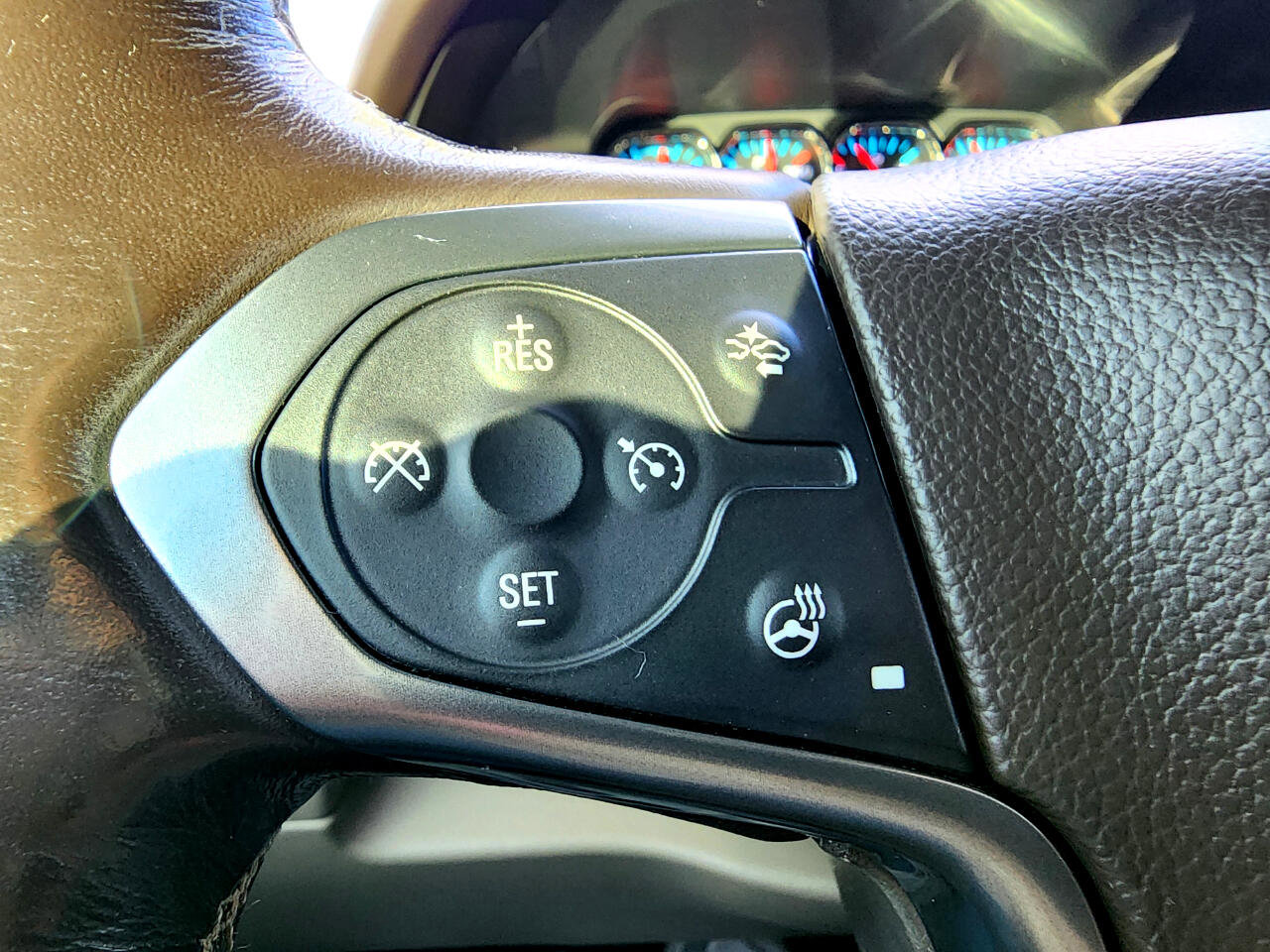 Used 2018 Chevrolet Suburban Premier image 28