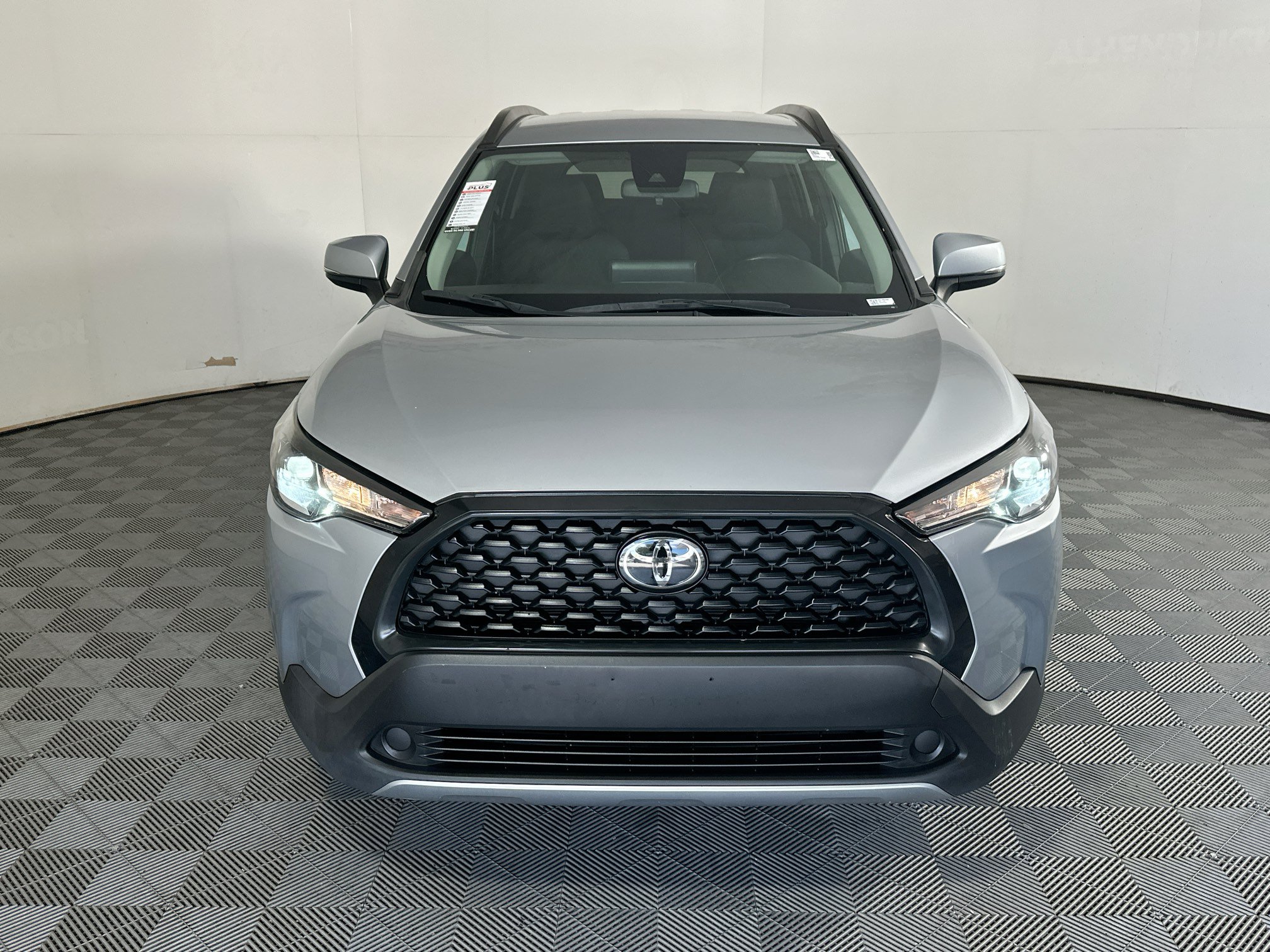 Used 2022 Toyota Corolla Cross LE FWD image 8