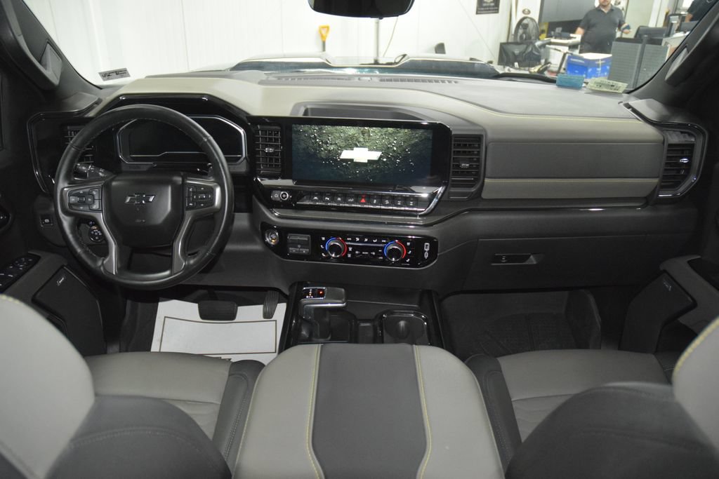 Used 2024 Chevrolet Silverado 1500 ZR2 w/ Technology Package AWD/4WD image 30