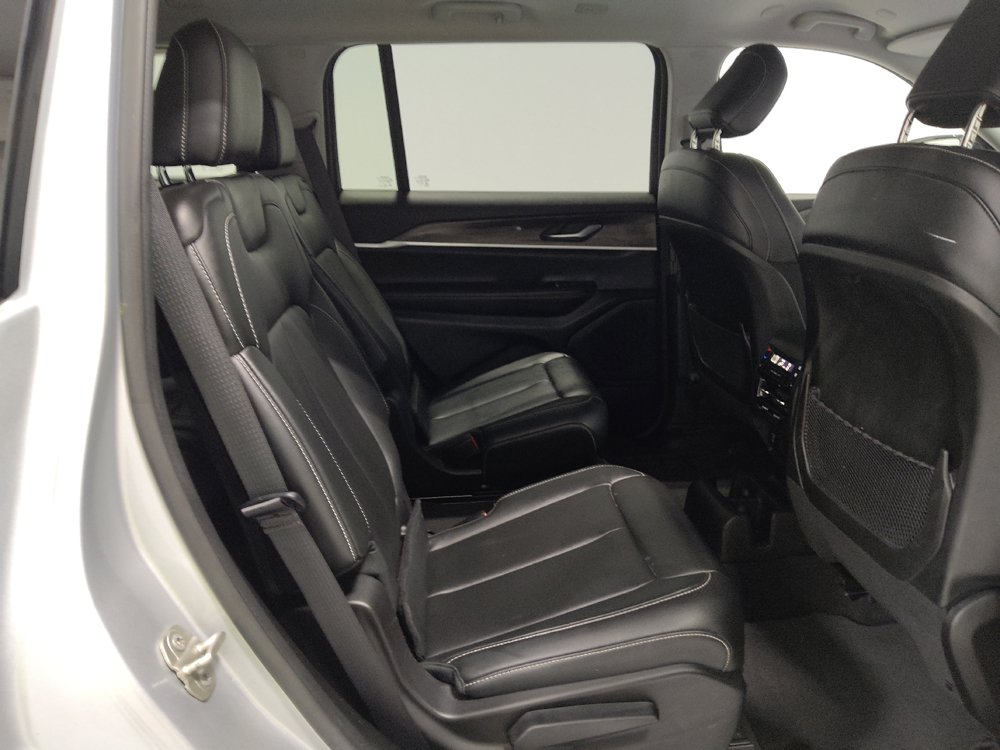 Used 2023 Jeep Grand Cherokee L Limited AWD/4WD image 19